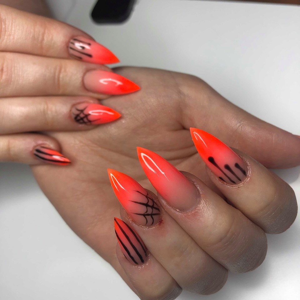 SPOOKY HALLOWEEN NAIL INSPO